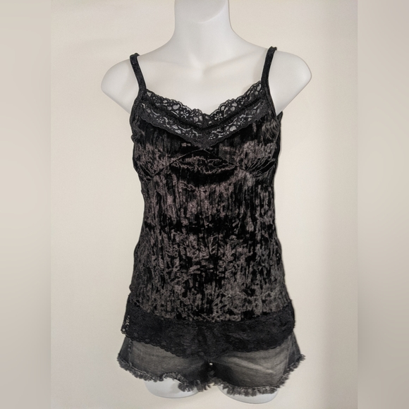 Vintage black lace trim crushed velour cami - Picture 3 of 3